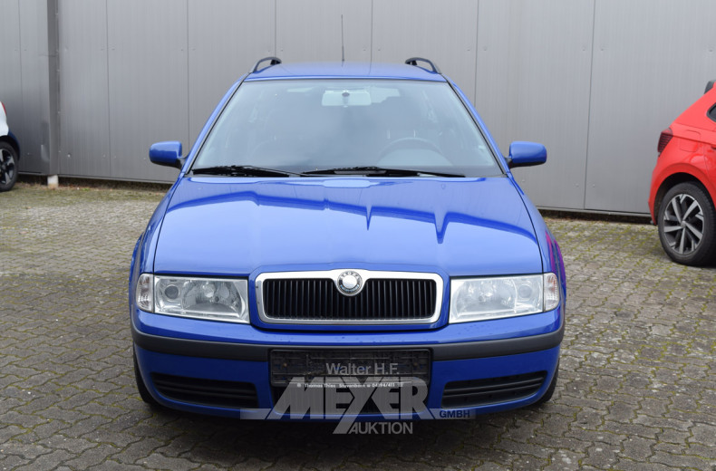 SKODA Octavia Kombi, blau