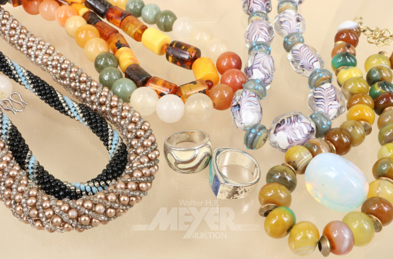 Posten Modeschmuck, u.a. Ringe, Ketten