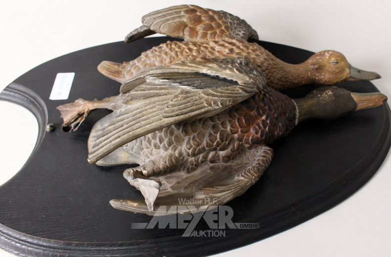 Holzwandkonsole und eine Wandplakette "Enten"