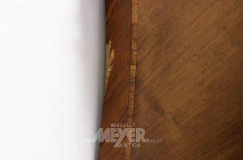 Hochkommode, geschwungen