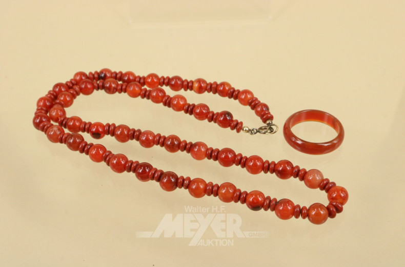 Schmuckset, best. aus: 1 Karneol- Kette und 1 Ring