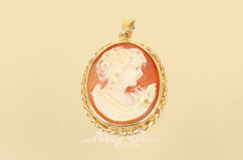 Kettenanhänger mit Kamee