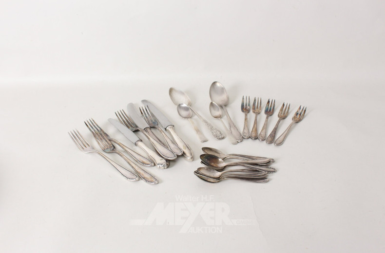 Posten Besteckteile, u.a Silberlöffel