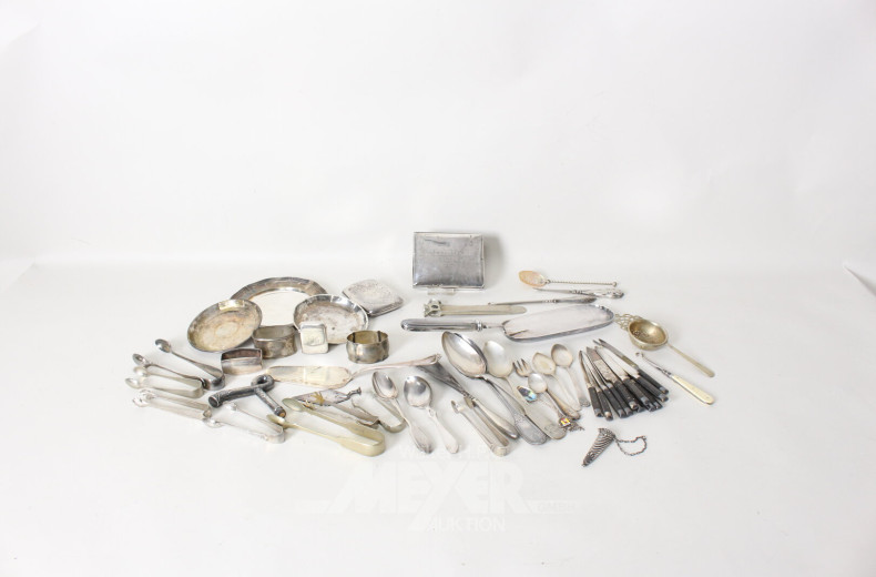 Posten Besteckteile und Zigarettendosen, tlw. Silber