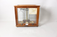 analoge Apothekerwaage, inkl. Gewichtssatz