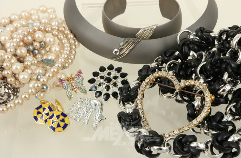 Konvolut Modeschmuck: Ketten