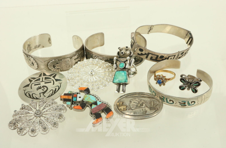 Posten Silberschmuck, u.a. Anhänger, Armreifen