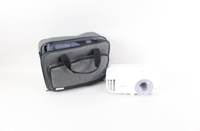 Full HD Projektor (Beamer)