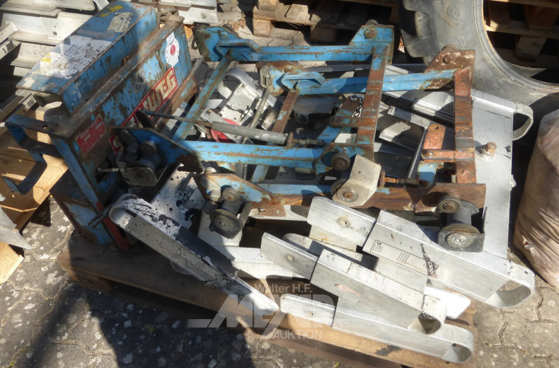 Steinweg- Schrägaufzug; Motor, Giebel Knickstück sowie 2 m. Alustützen, 24 Stck.