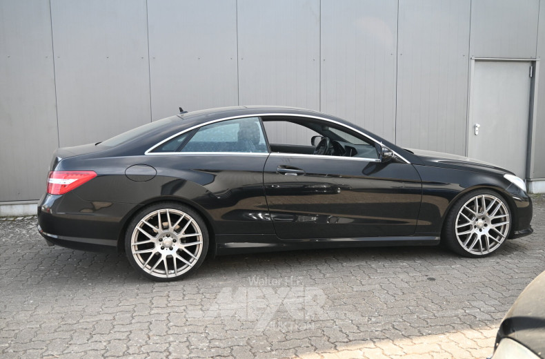Mercedes-Benz E350 CGI Coupe BlueEfficiency 7G-Tronic Avantgarde, obsidianblack metallic