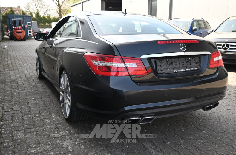 Mercedes-Benz E350 CGI Coupe BlueEfficiency 7G-Tronic Avantgarde, obsidianblack metallic