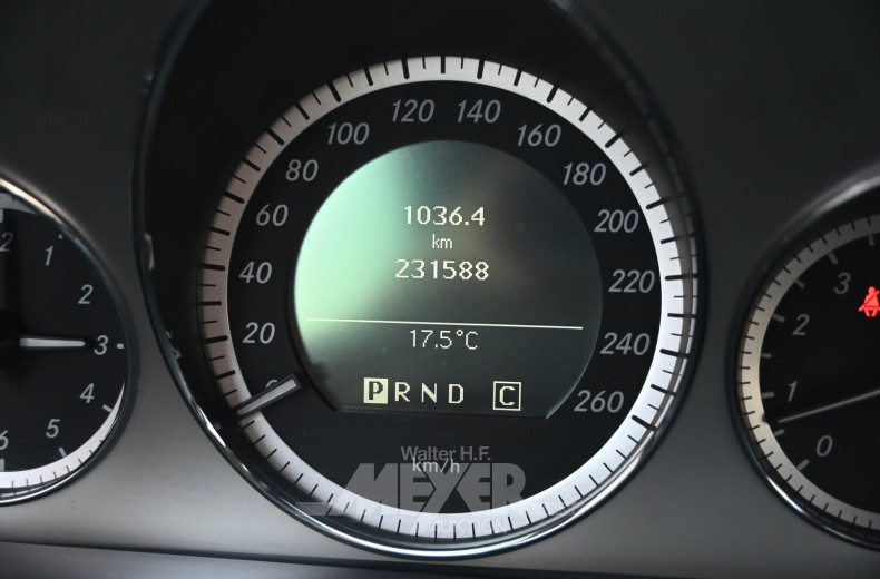 Mercedes-Benz E350 CGI Coupe BlueEfficiency 7G-Tronic Avantgarde, obsidianblack metallic