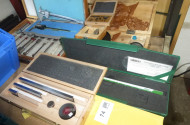 Posten Mess- und Lehrmittel, 2 x Digital-Messschieber 0-300 mm, Endmaßkasten, Grenzlehrdorne etc.