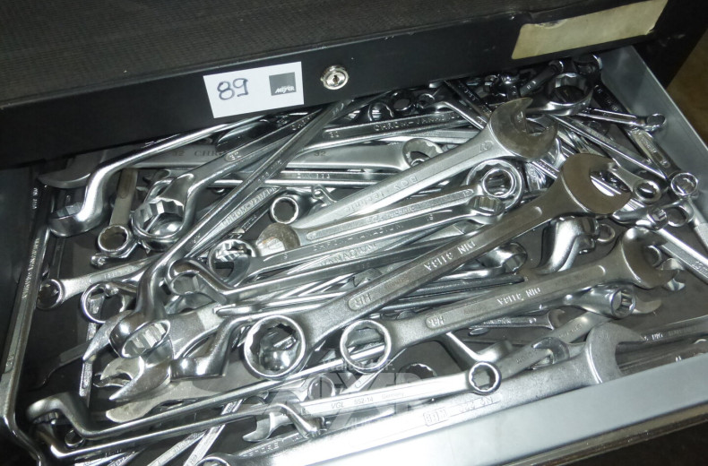 Werkstattwagen 7 Züge mit Inhalt: Hand- und Montagewerkzeug, reichhaltig gefüllt