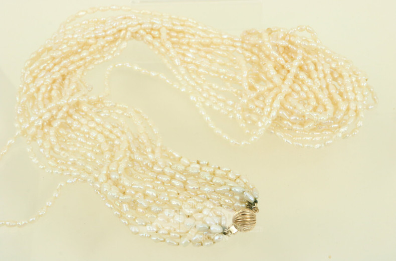 2 Mehrreihige Perlenketten