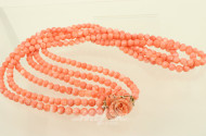 2 Ketten aus Koralle