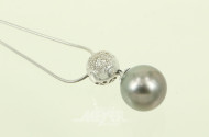 Kette mit 1 Tahiti-Zuchtperle und kl. Brillanten