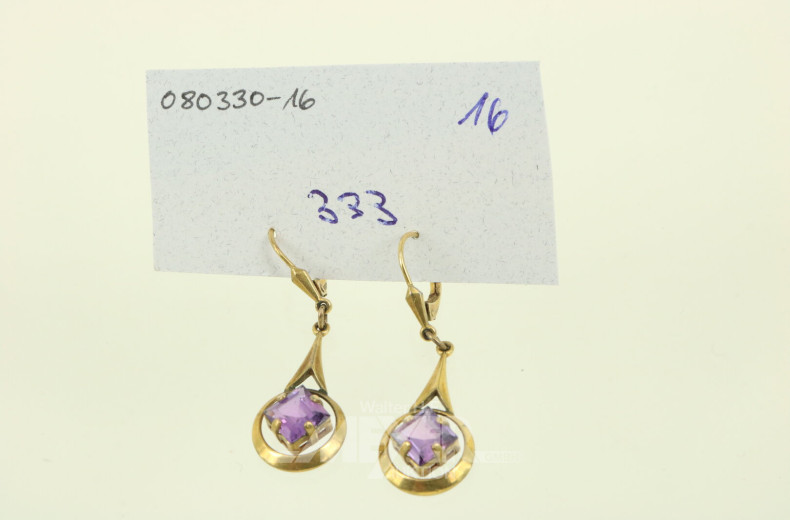 Paar Ohrgehänge mit je 1 Farbstein besetzt