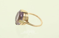 Ring, besetzt mit 1 Amethyst, oval facettiert,