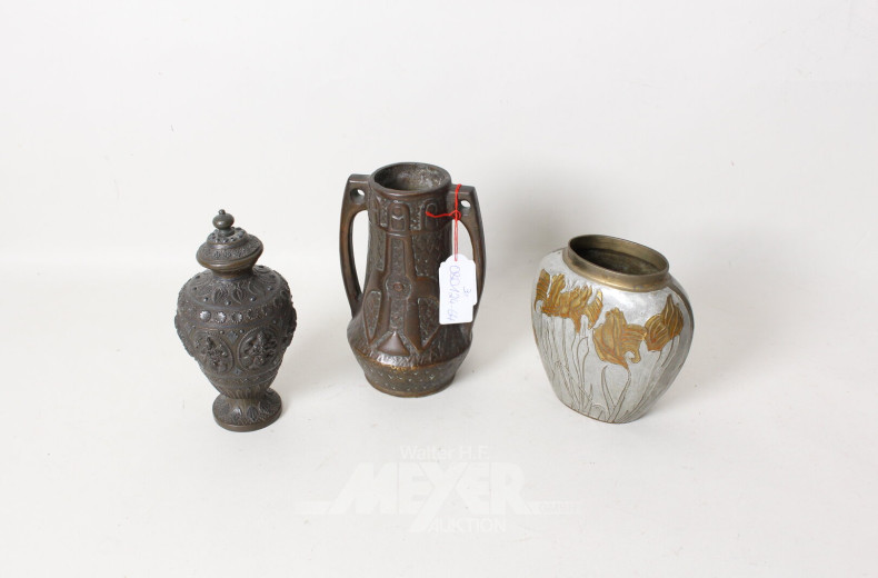 3 versch. Metallvasen