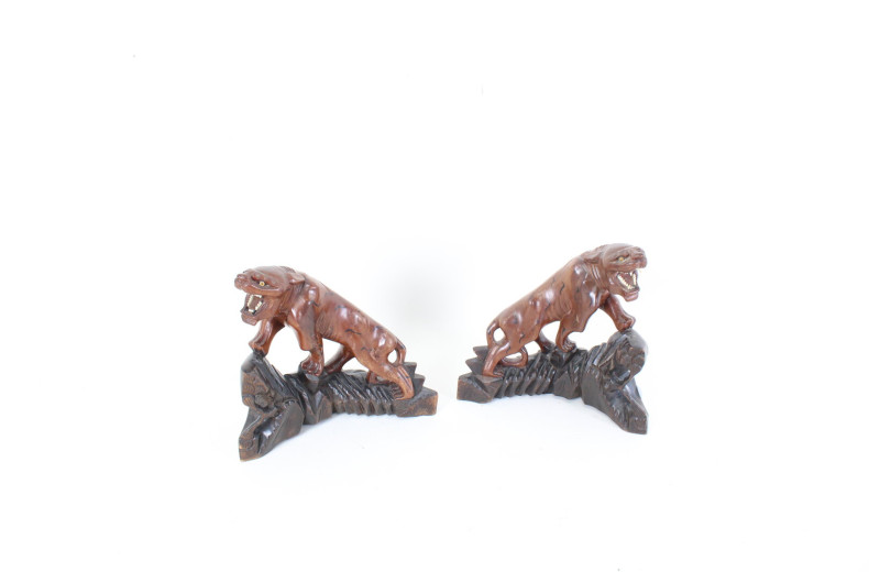 Paar "Brüllende Raubkatzen"