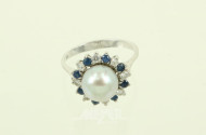 Ring mit Perle
