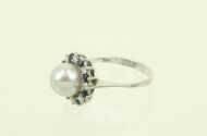 Ring mit Perle