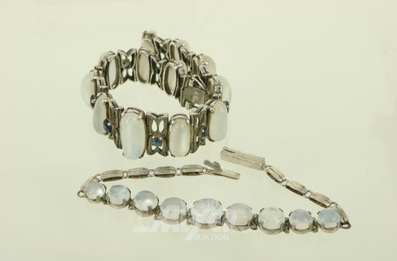 2 Armbänder, besetzt mit Mondstein-Cabochons