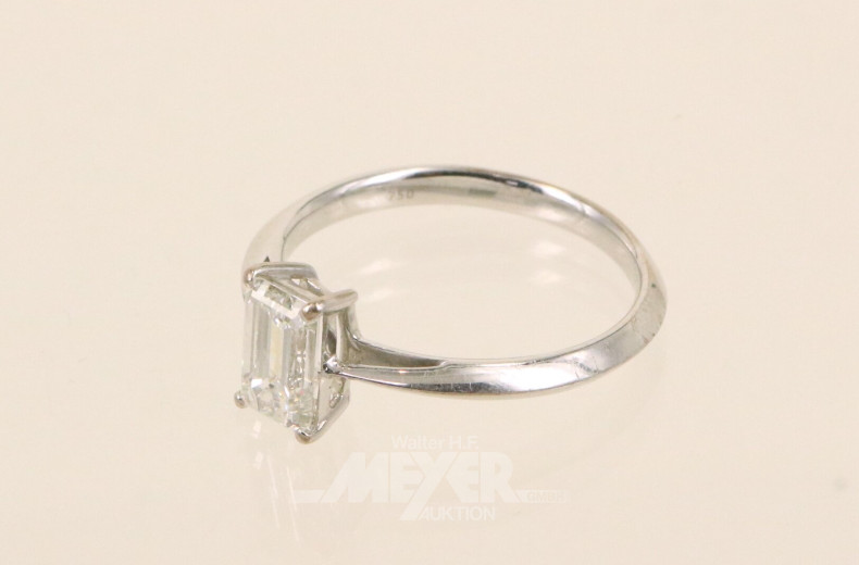 Damenring, Modellanfertigung in schmaler Bandringform, besetzt mit einem Diamantsolitär im Emeraldcut von 1,02ct (tw/vvs)