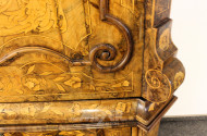 Holländischer Schrank mit Obstholzintarsien