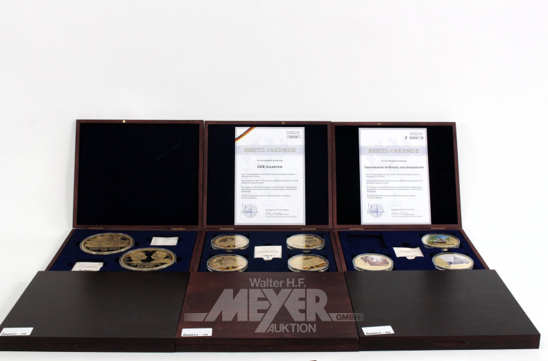 Posten Gigantenmedaillen in 6 Holzkassetten