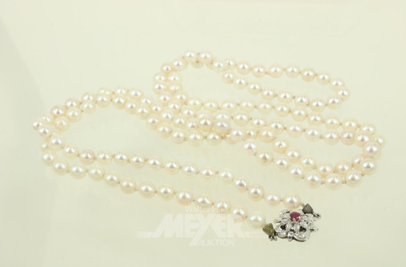 lange Zuchtperlenkette mit Schließe
