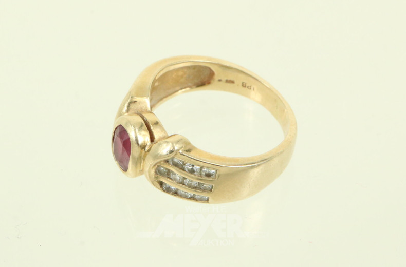 Ring mit Rubin und kl. Diamantimitationen