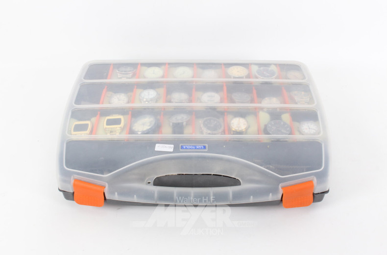 Posten Armbanduhren im Werkzeugkasten