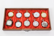 Posten Taschenuhren in Schubladenbox