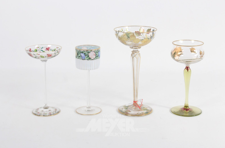 4 versch. Sekt-Wein-u. Likörgläser