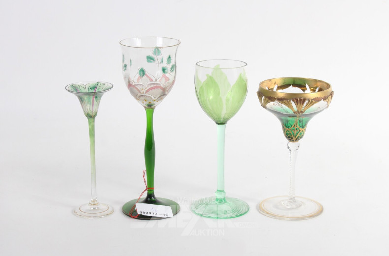 4 versch. Sekt-Wein-u. Likörgläser