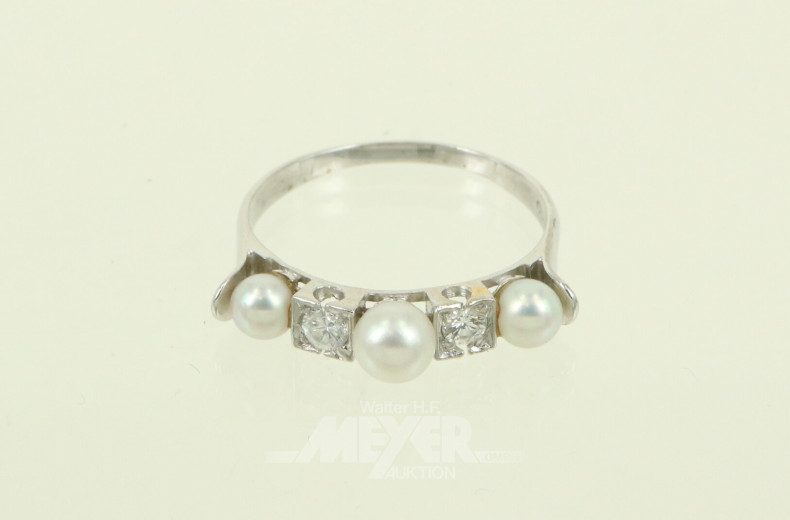 Damenring mit 3 Perlen und 2 Brillanten