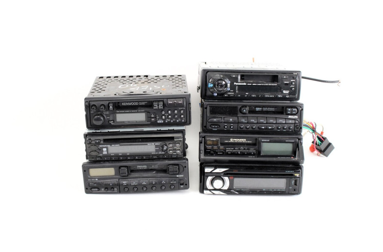 12 versch. Autoradios