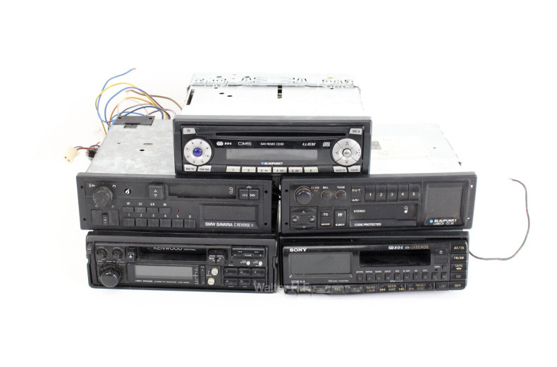 12 versch. Autoradios