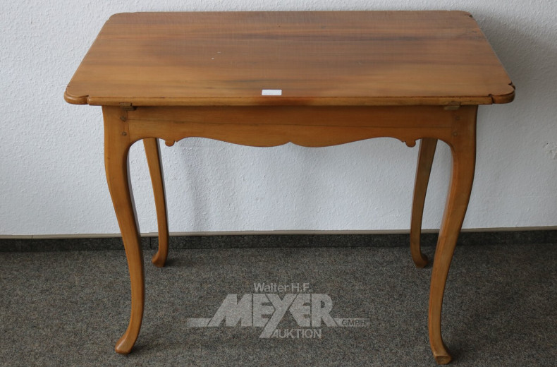 kl. Tisch im Chippendale-Stil