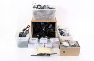 Posten Freisprech-Funkgeräte (Profi-Head-Sets) u. umfangreiches Zubehör bestehend aus: