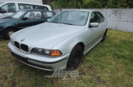 BMW 523i E39, silber, Limousine