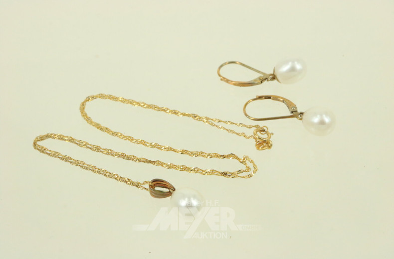 Zweiteiliges Schmuckset, bestehend aus Anhänger und 1 Paar Ohrringe