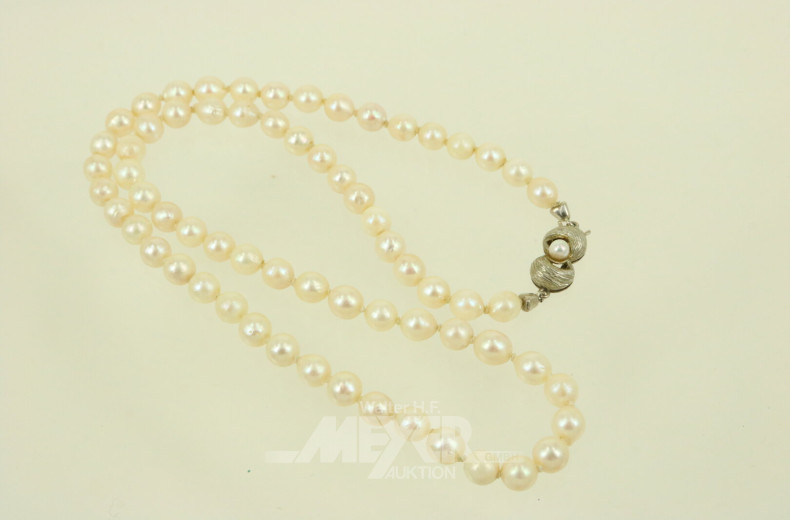 Perlenkette mit Schließe in 585 WG
