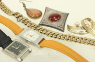 Konvolut Modeschmuck mit Ketten, Ohrringen und Armbanduhren