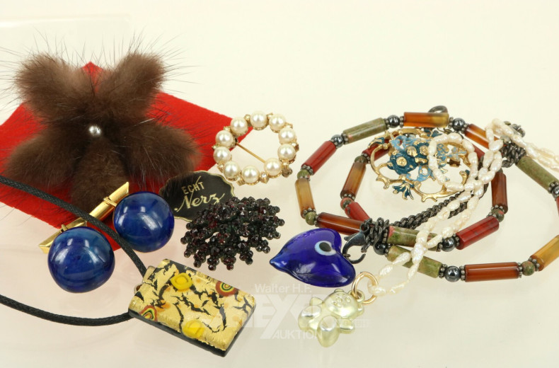 Konvolut Modeschmuck in 2 Schmuckdosen