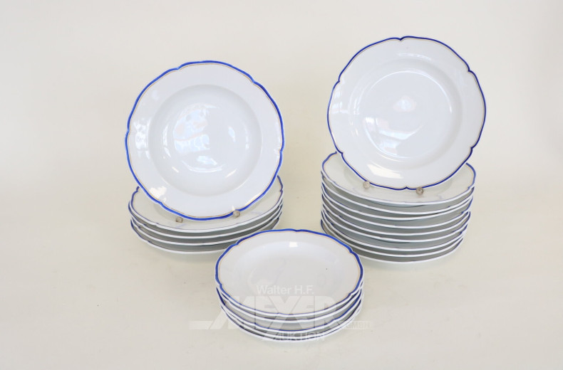 20 Teller diverse Größen mit blauem und goldenem Rand um ca. 1860