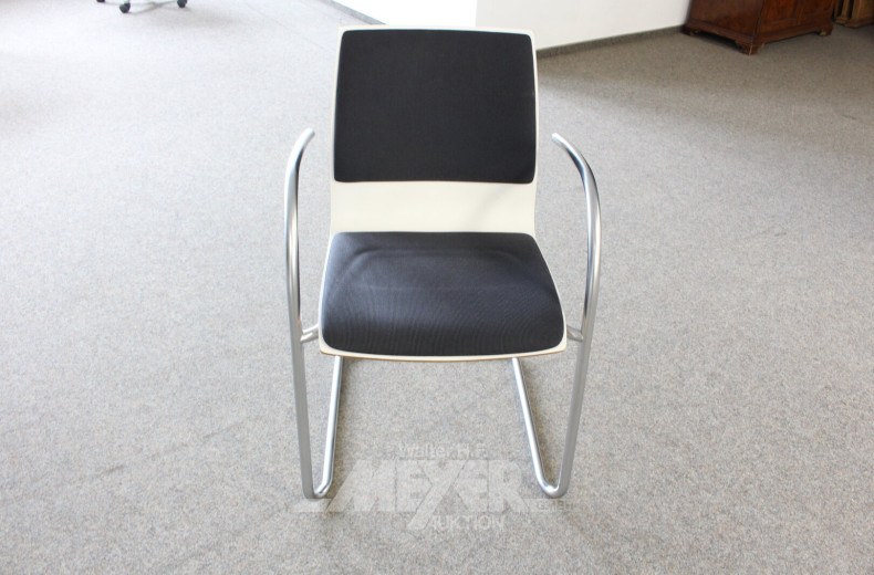 9 Freischwinger-Stapelstühle