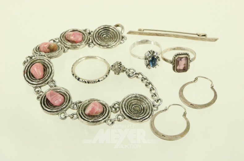 Konvolut Silberschmuck mit Ringen, Broschen und Armbändern